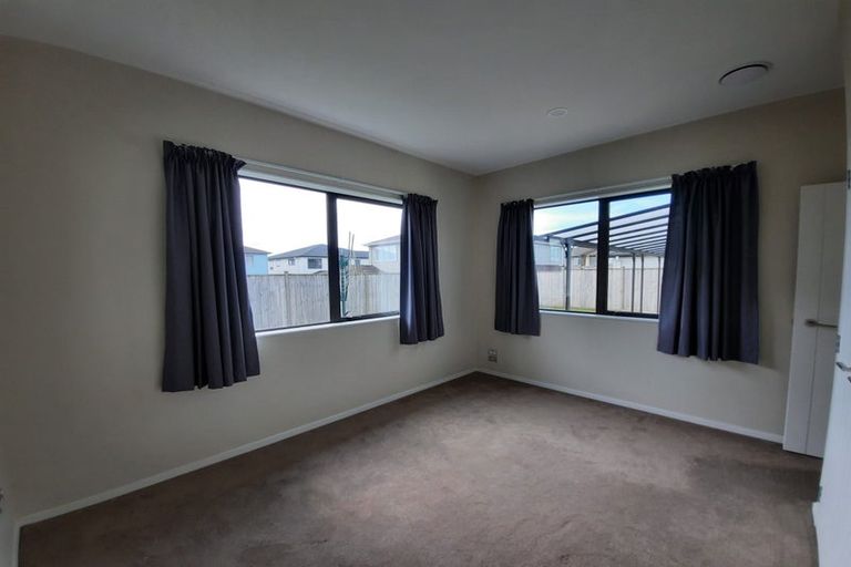 Photo of property in 11 Drumbuoy Drive, Flat Bush, Auckland, 2019