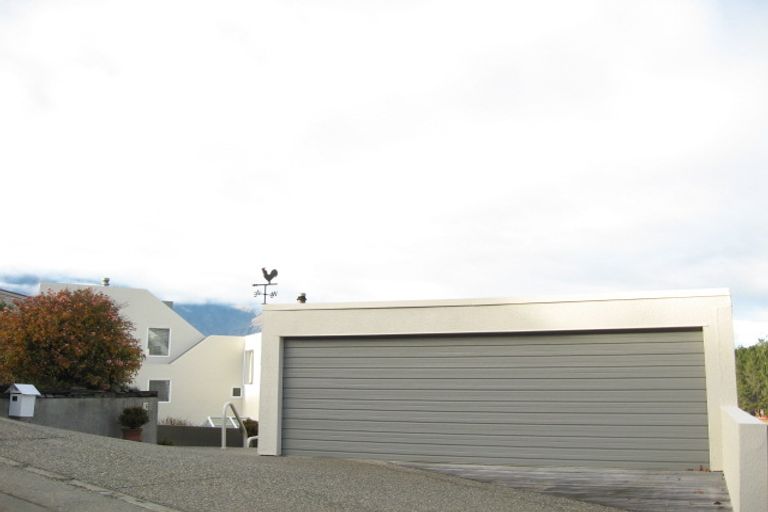 Photo of property in 16 The Terrace, Queenstown, 9300