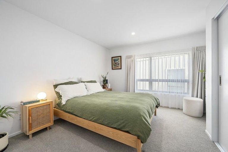 Photo of property in 8c Ferry Road, Days Bay, Lower Hutt, 5013