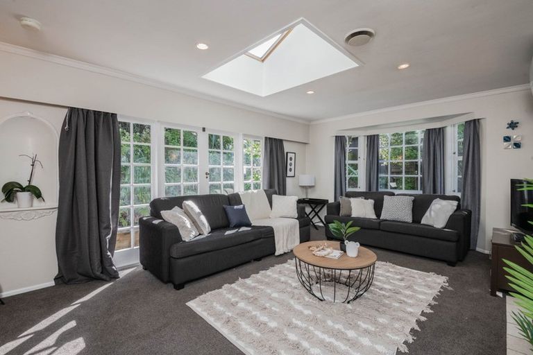 Photo of property in 11 Goddard Grove, Churton Park, Wellington, 6037