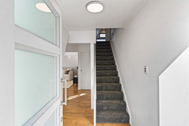 Photo of property in 6 Fitzroy Road, Bluff Hill, Napier, 4110