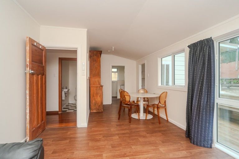 Photo of property in 37 Ara Paiwhenua, Tawa, Wellington, 5028