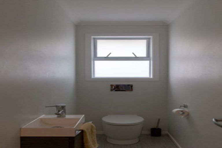 Photo of property in 29 Kohekohe Road, Waikanae, 5036