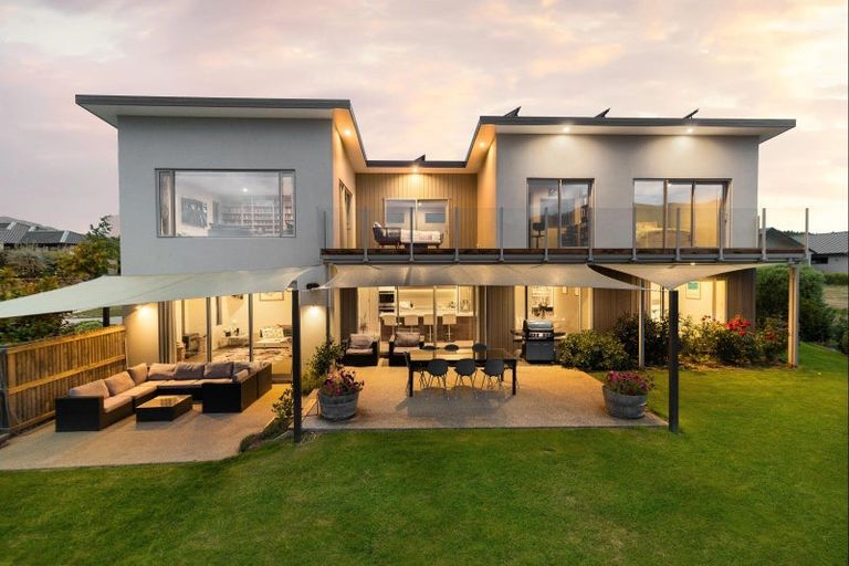 Photo of property in 28 Minaret Ridge, Wanaka, 9305