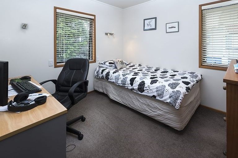 Photo of property in 17 Stevenson Way, Cockle Bay, Auckland, 2014