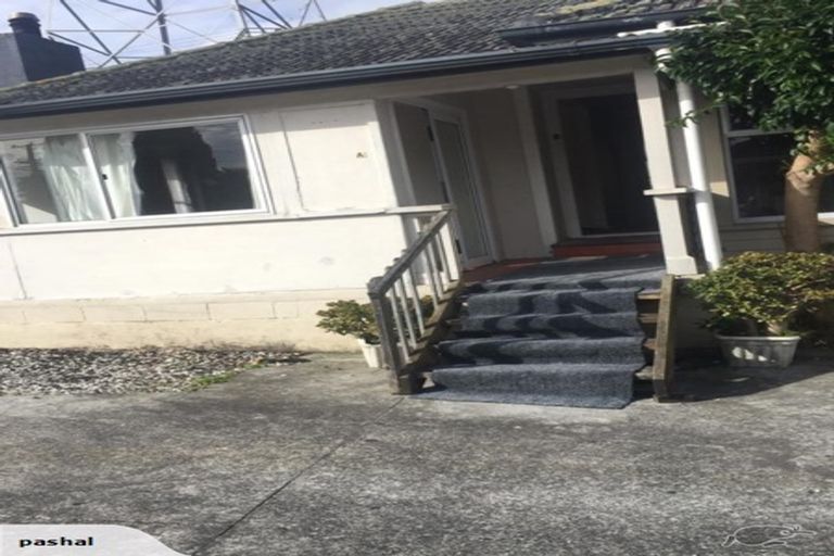 Photo of property in 79 Roberts Road, Te Atatu South, Auckland, 0610