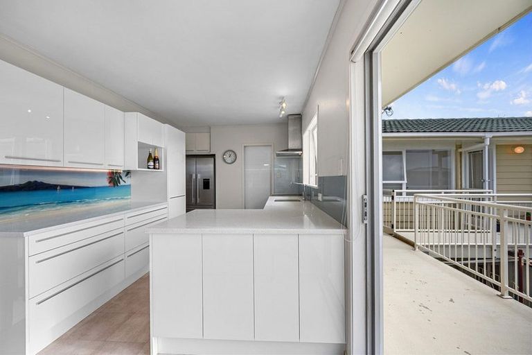 Photo of property in 32 Galaxy Drive, Mairangi Bay, Auckland, 0630