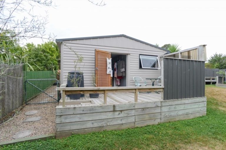 Photo of property in 6 Watts Street, Waipawa, 4210