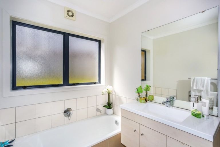 Photo of property in 5 Kokako Rise, Papakura, 2110