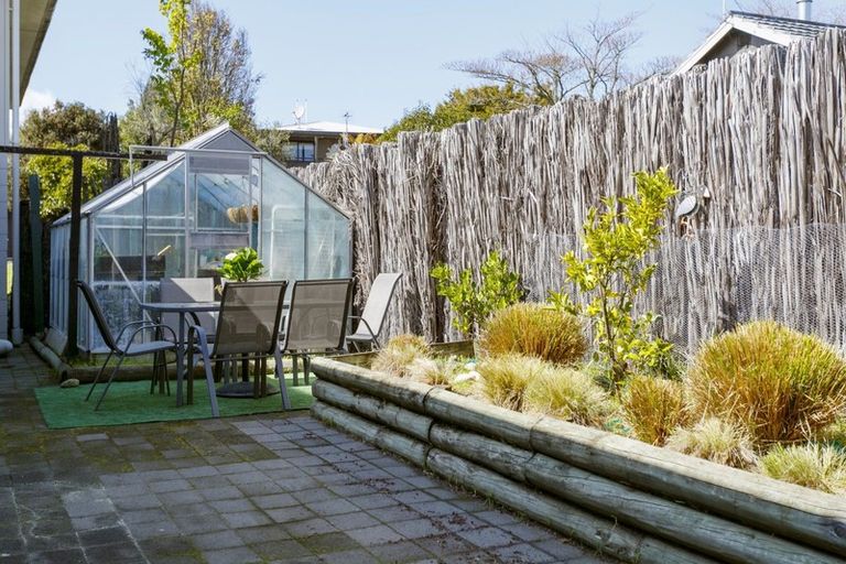 Photo of property in 4 Kereru Street, Two Mile Bay, Taupo, 3330