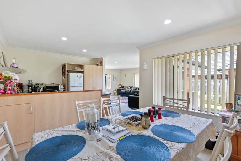 Photo of property in 19 Old Park Place, Takanini, 2112