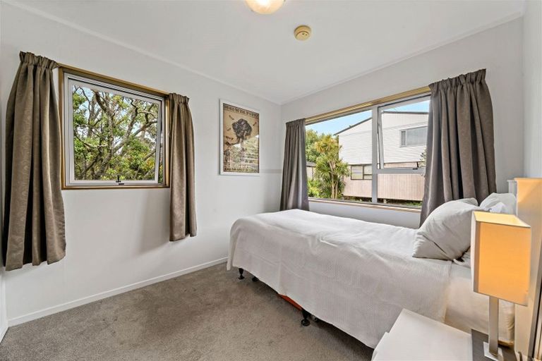 Photo of property in 2/4 Helvetia Drive, Browns Bay, Auckland, 0630