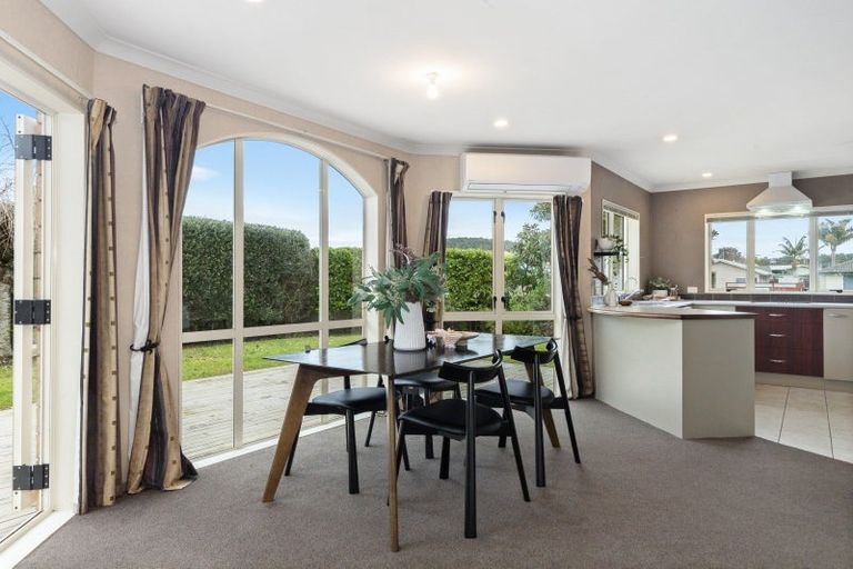 Photo of property in 100 Reynolds Road, Pukekohe, 2120