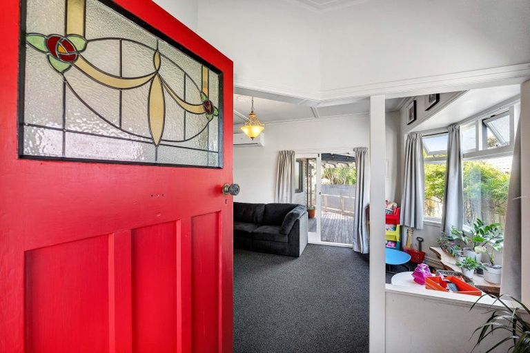 Photo of property in 263 Huatoki Street, Upper Vogeltown, New Plymouth, 4310