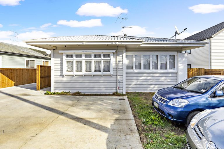 Photo of property in 63 Gray Avenue, Mangere East, Auckland, 2024