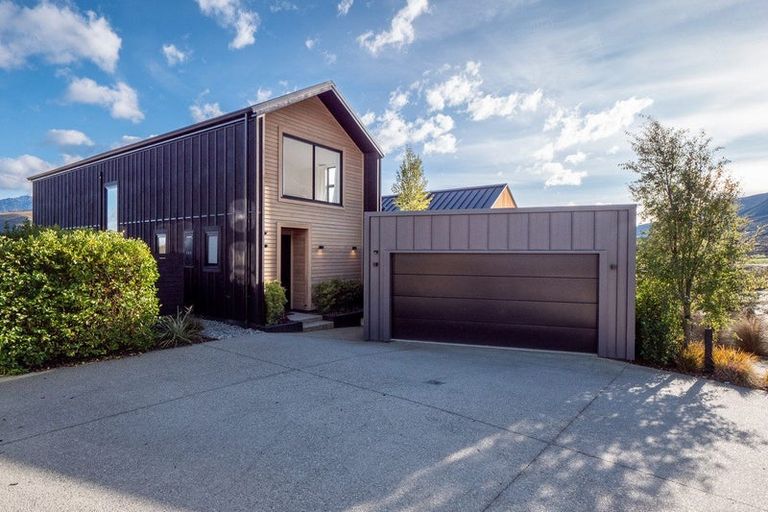Photo of property in 25 Double Cone Road, Jacks Point, Queenstown, 9371