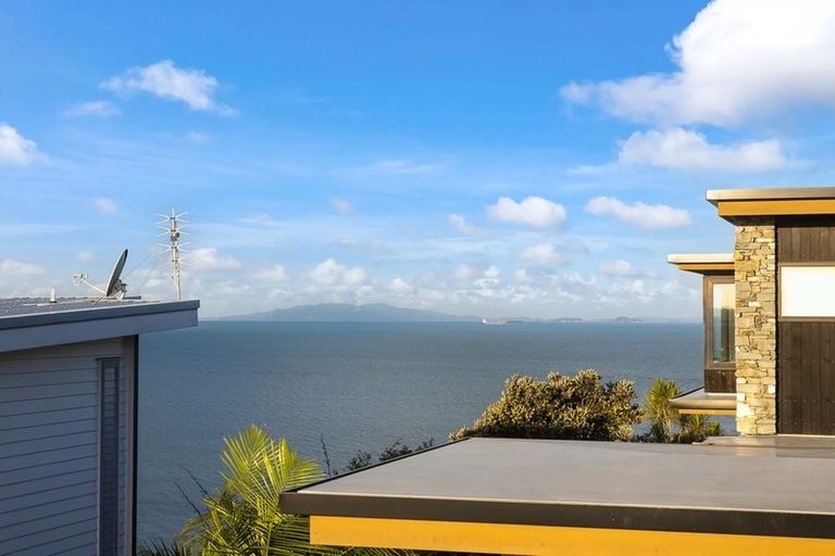 Photo of property in 131 Churchill Road, Rothesay Bay, Auckland, 0630