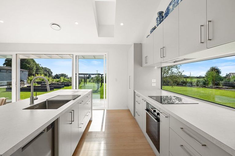 Photo of property in 130 Cross Road, Lepperton, New Plymouth, 4373