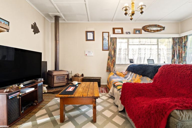 Photo of property in 2 Warburton Street, Karoro, Greymouth, 7805