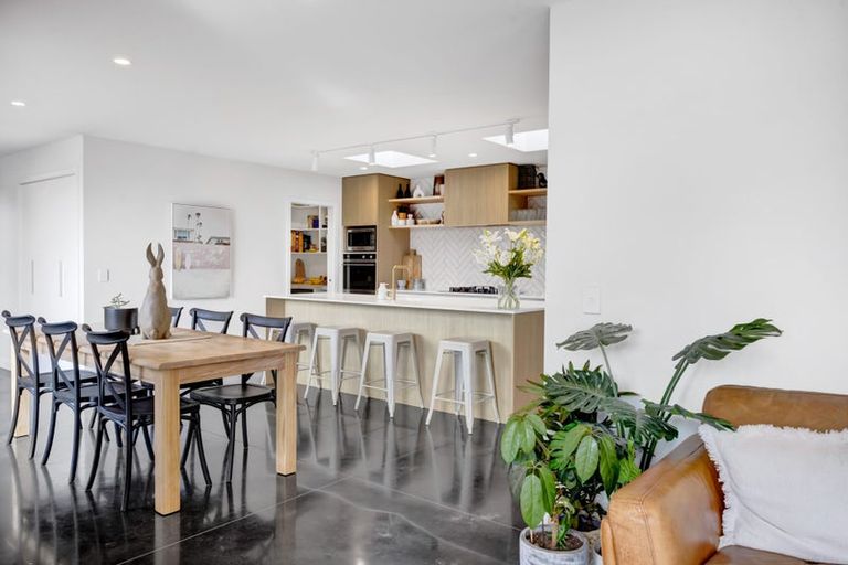 Photo of property in 12a Kauri Street, Merrilands, New Plymouth, 4312