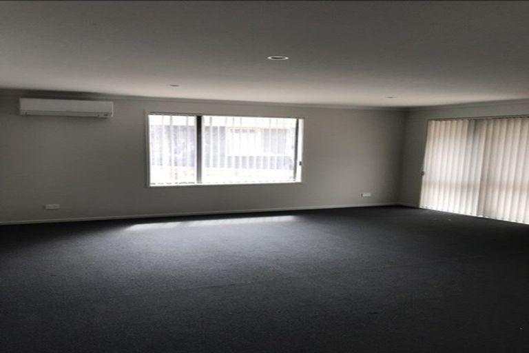 Photo of property in 129 Tidal Road, Mangere, Auckland, 2022