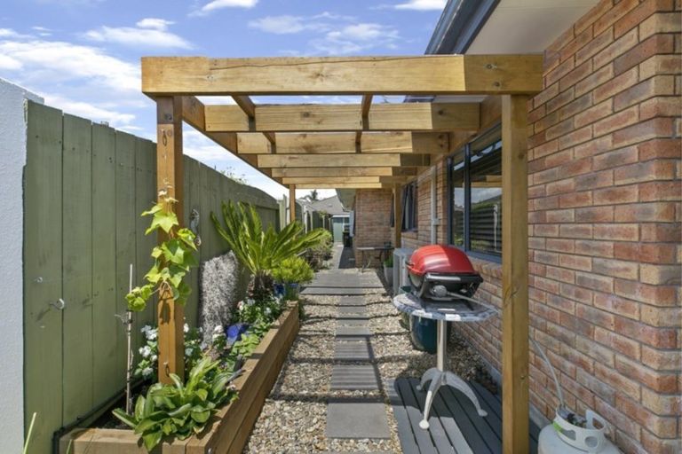 Photo of property in 93 Kahira Crescent, Papamoa Beach, Papamoa, 3118