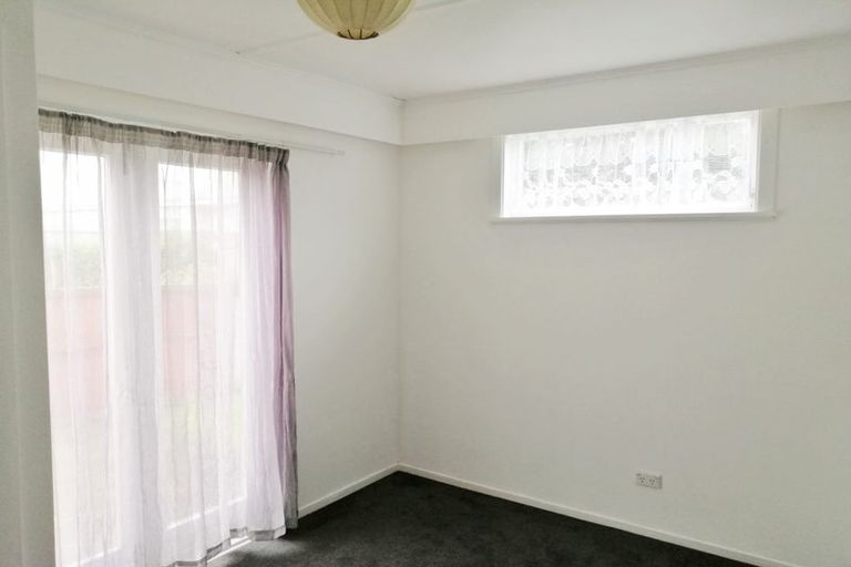 Photo of property in 123 Onepu Road, Lyall Bay, Wellington, 6022
