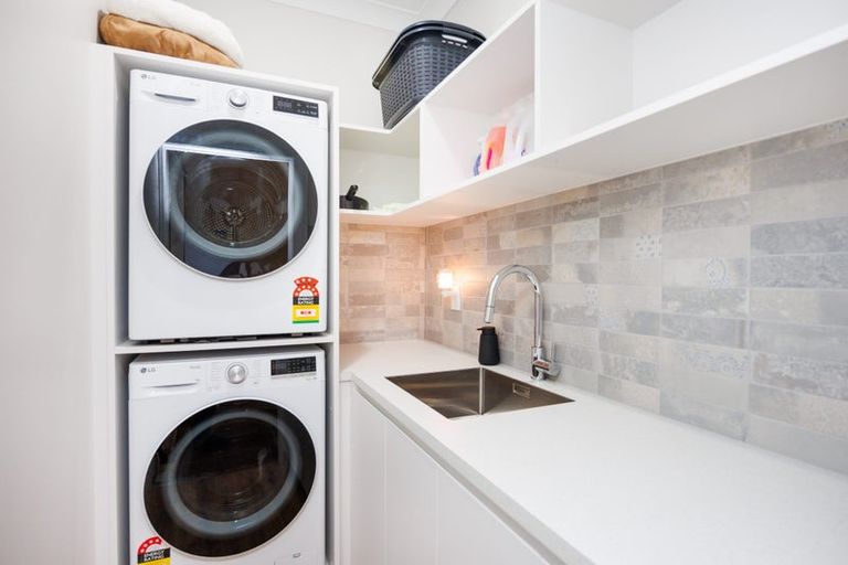 Photo of property in 7 Pirie Street, Palmerston North, 4410