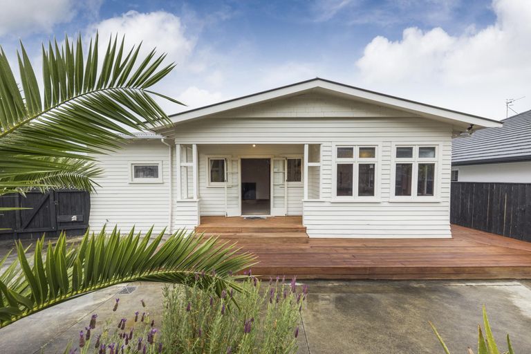 Photo of property in 81 Stanley Avenue, Palmerston North, 4414