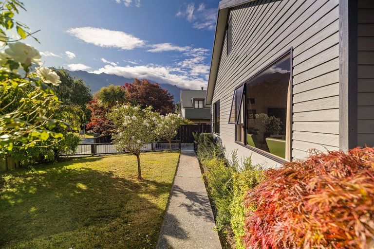 Photo of property in 30 Remarkables Crescent, Frankton, Queenstown, 9300