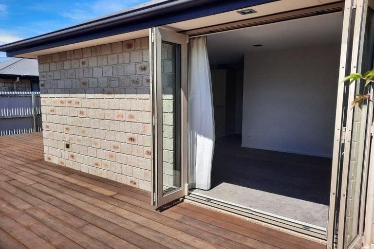 Photo of property in 65 Cleveland Street, Edgeware, Christchurch, 8013