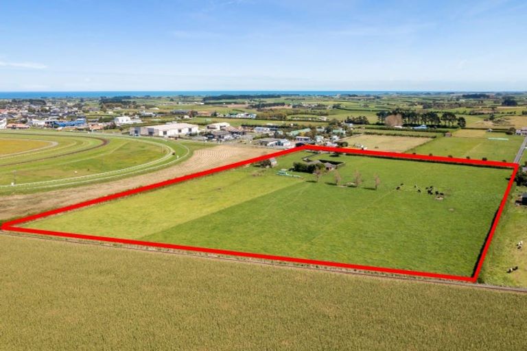 Photo of property in 268 Waihi Road, Hawera, 4673