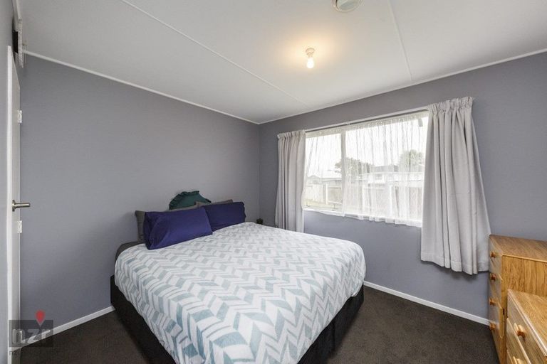 Photo of property in 26 Cumberland Place, Kelvin Grove, Palmerston North, 4414