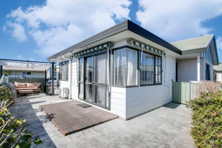 Photo of property in 1/2 Spriggs Crescent, Greenmeadows, Napier, 4112