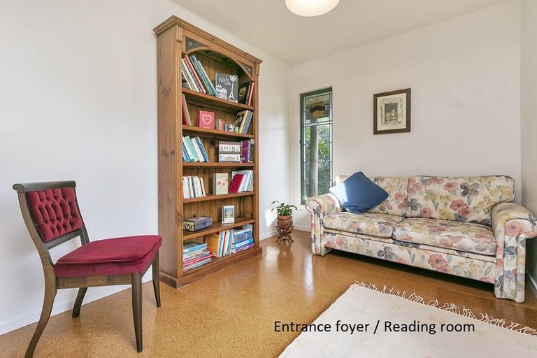 Photo of property in 2/26 Colonial Road, Birkenhead, Auckland, 0626