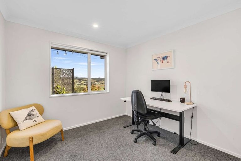 Photo of property in 32 Katania Heights, Brightwater, 7022