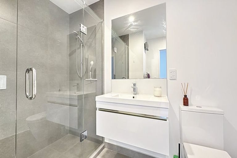 Photo of property in 30 Cessna Crescent, Mangere, Auckland, 2022