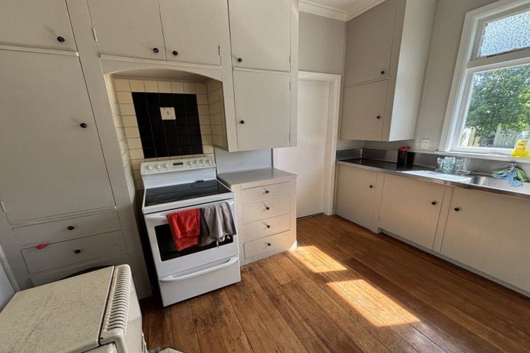 Photo of property in 103 Vogel Street, Roslyn, Palmerston North, 4414