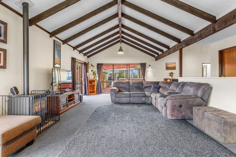 Photo of property in 50 Royal Park Drive, Parklands, Christchurch, 8083