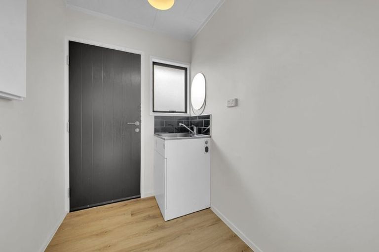 Photo of property in 9 Southview Place, Wattle Downs, Auckland, 2102