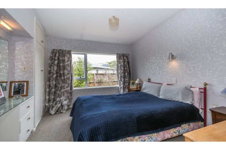 Photo of property in 20 Derrett Place, Saint Martins, Christchurch, 8022