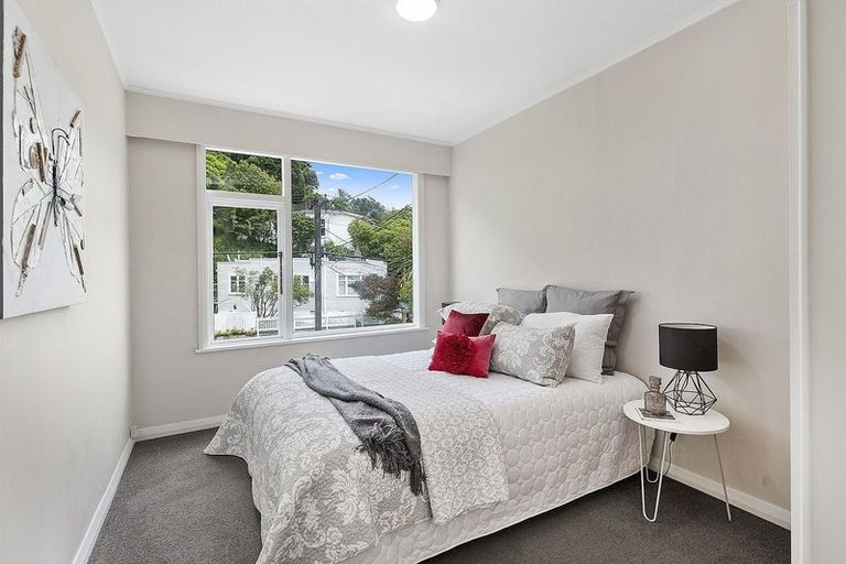 Photo of property in 48 Randwick Road, Northland, Wellington, 6012