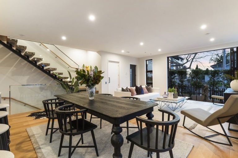 Photo of property in 16a Killarney Street, Takapuna, 0622