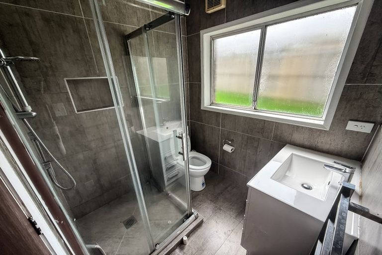 Photo of property in 1/57 Chartwell Avenue, Glenfield, Auckland, 0629