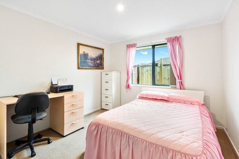 Photo of property in 18 Sycamore Drive, Sunnynook, Auckland, 0620