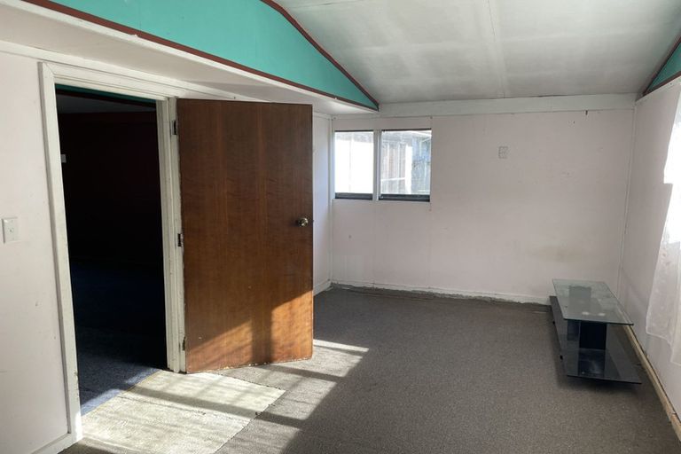 Photo of property in 28 Glenfinn Place, Massey, Auckland, 0614