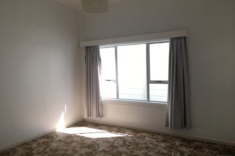 Photo of property in 19 Myrtle Crescent, Mount Cook, Wellington, 6021