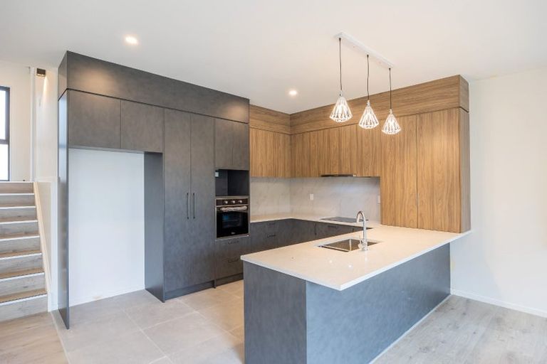 Photo of property in 13a Tenbless Court, Unsworth Heights, Auckland, 0632