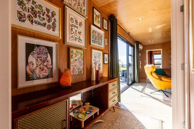 Photo of property in 237 Croydon Road, Midhirst, Stratford, 4394