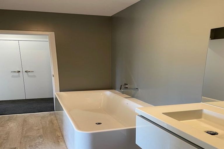 Photo of property in 3 Kopua Place, Whitby, Porirua, 5024